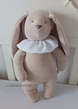 Załaduj obraz do przeglądarki galerii, Króliczek z grzechotką