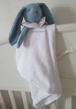 Załaduj obraz do przeglądarki galerii, Przytulanka zajączek bawełniana kolor Morski