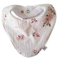 Załaduj obraz do przeglądarki galerii, Śliniak muślinowy kwiatuszki