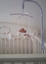 Załaduj obraz do przeglądarki galerii, Karuzela nad łóżeczko gąski