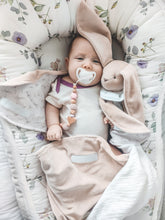 Załaduj obraz do przeglądarki galerii, Przytulanka zajączek bawełniana Beżowa