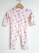 Załaduj obraz do przeglądarki galerii, Pajacyk niemowlęcy Różowa łąka
